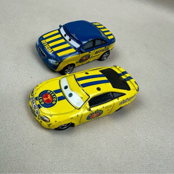 Disney Pixar Cars Piston Cup Official And  Pace Car Diecast - Picture 2 of 7